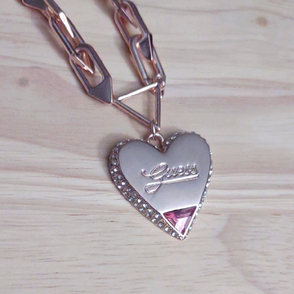 Guess Logo Heart Peandant Crystal Edge Pink Gold Chain Necklace Y2K Barbiecore